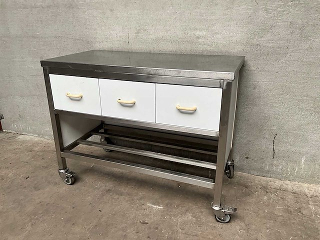 Verrijdbare rvs bakkerstafel - afbeelding 3 van  4