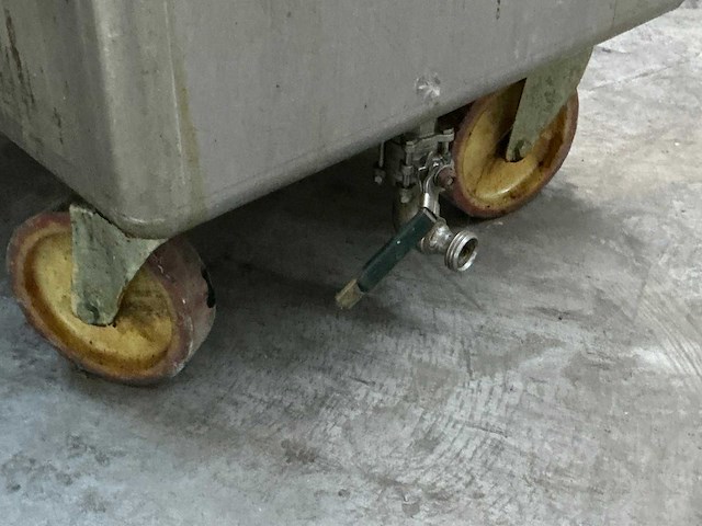 Verrijdbare rvs kuip - afbeelding 3 van  3