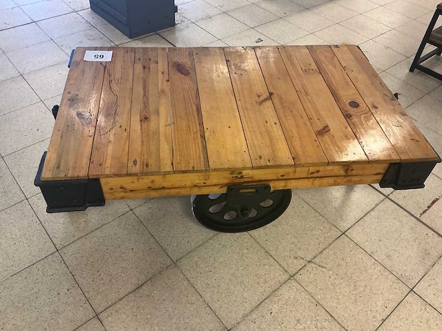 Verrijdbare salontafel - afbeelding 1 van  4