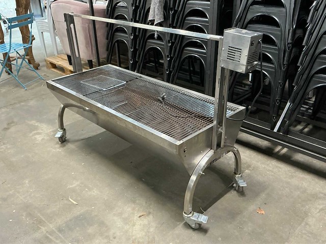 Verrijdbare spit houtskool bbq - afbeelding 2 van  4