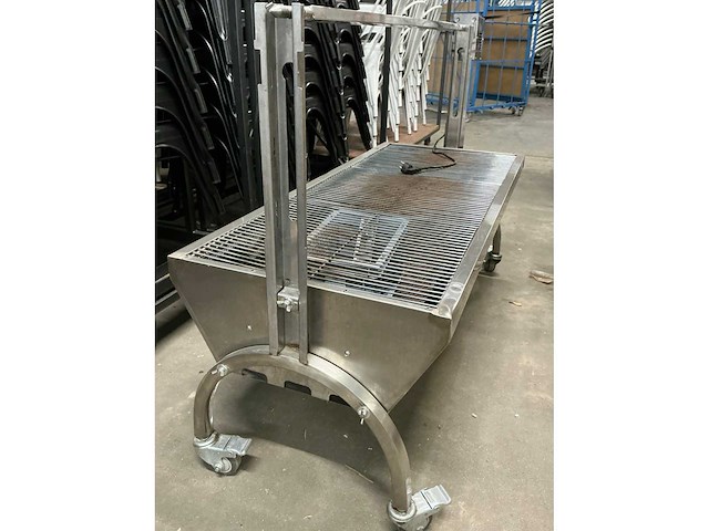 Verrijdbare spit houtskool bbq - afbeelding 3 van  4