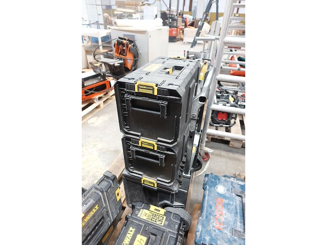 Verrijdbare stapelbare werkkoffer dewalt - afbeelding 6 van  12