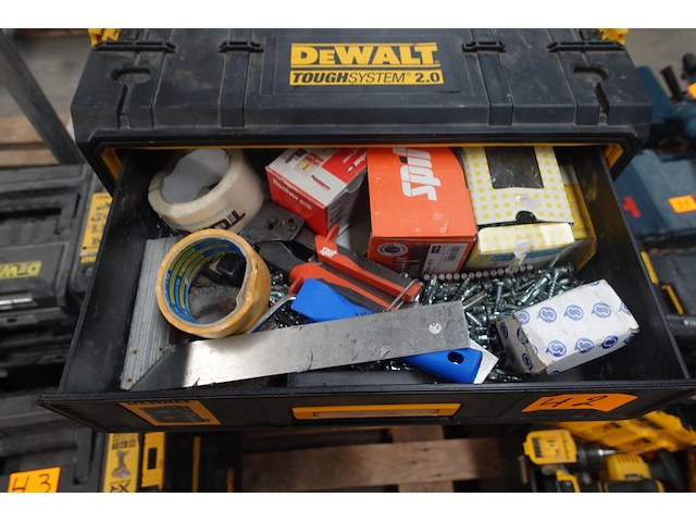 Verrijdbare stapelbare werkkoffer dewalt - afbeelding 8 van  12