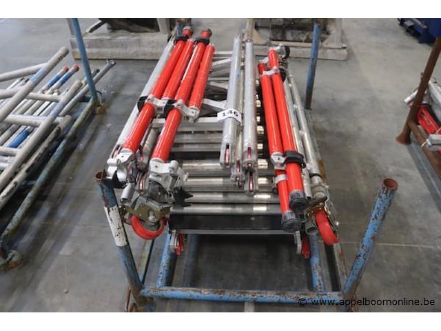 Verrijdbare stelling altrex - afbeelding 1 van  3