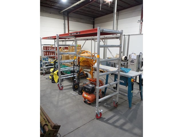 Verrijdbare stelling altrex - afbeelding 2 van  5