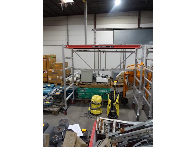 Verrijdbare stelling altrex - afbeelding 1 van  5