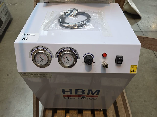 Verrijdbare stille luchtcompressor hbm 30 liter - afbeelding 1 van  8