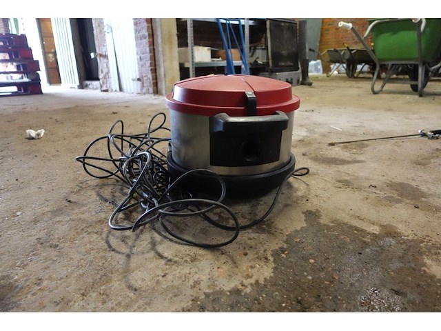 Verrijdbare stofzuiger nilfisk - afbeelding 2 van  4