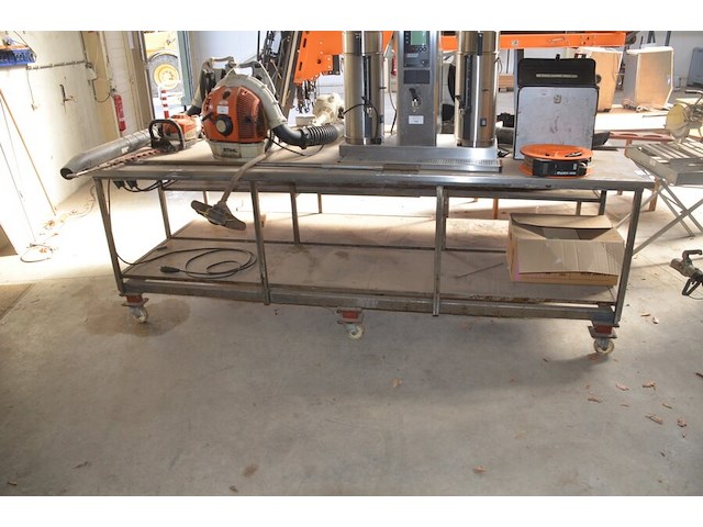 Verrijdbare tafels afm. 3,20m x 1,40m met inox blad - afbeelding 1 van  6