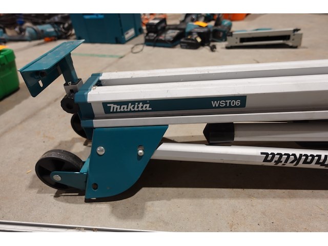 Verrijdbare verstekzaagstandaard makita - afbeelding 2 van  6