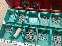 Verrijdbare werkbank/kast met inhoud - afbeelding 4 van  19