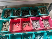 Verrijdbare werkbank/kast met inhoud - afbeelding 7 van  19