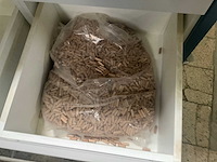 Verrijdbare werkbank/kast met inhoud - afbeelding 10 van  19