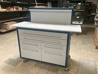 Verrijdbare werkbank/kast met inhoud - afbeelding 12 van  19