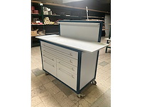 Verrijdbare werkbank/kast met inhoud - afbeelding 13 van  19