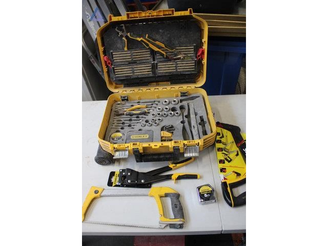 Verrijdbare werkkoffer vv divers gereedschap stanley - afbeelding 2 van  3