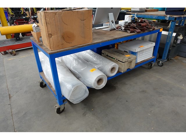 Verrijdbare werktafel (+-80x200, 80 hoog) - afbeelding 1 van  4