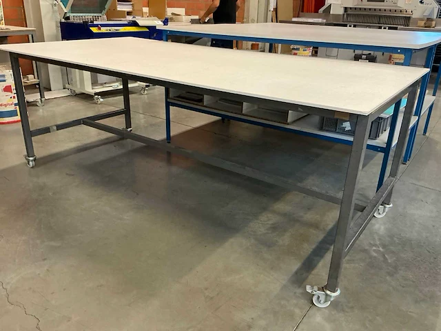 Verrijdbare werktafel (3x) - afbeelding 1 van  4