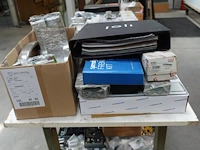 Verrijdbare werktafel + inhoud deurbeslag - afbeelding 2 van  14