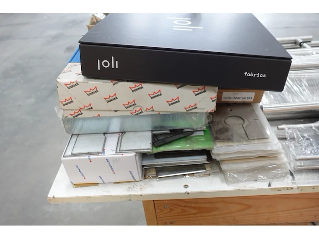 Verrijdbare werktafel + inhoud deurbeslag - afbeelding 3 van  14