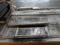 Verrijdbare werktafel + inhoud deurbeslag - afbeelding 4 van  14