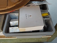 Verrijdbare werktafel + inhoud deurbeslag - afbeelding 10 van  14