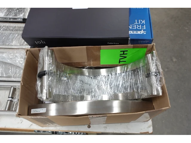 Verrijdbare werktafel + inhoud deurbeslag - afbeelding 14 van  14