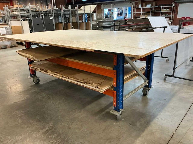 Verrijdbare werktafel - afbeelding 1 van  4
