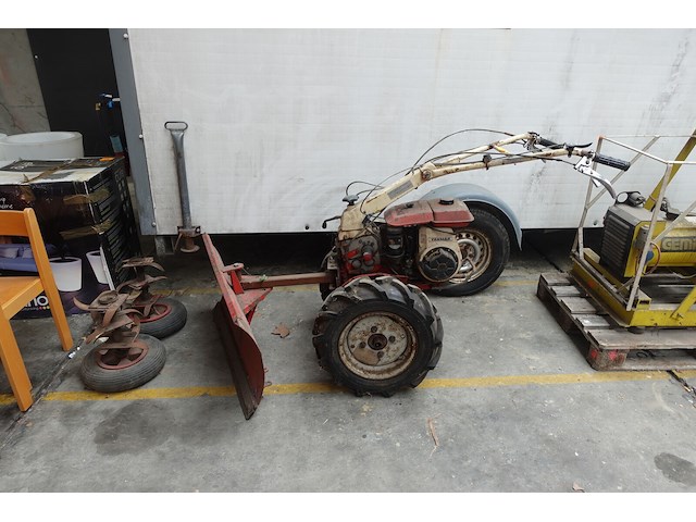 Verrijdbare werktuigmachine yanmar - afbeelding 1 van  9