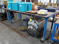 Verrolbare werktafel (+-1m20x2m50, 1m hoog) - afbeelding 3 van  4