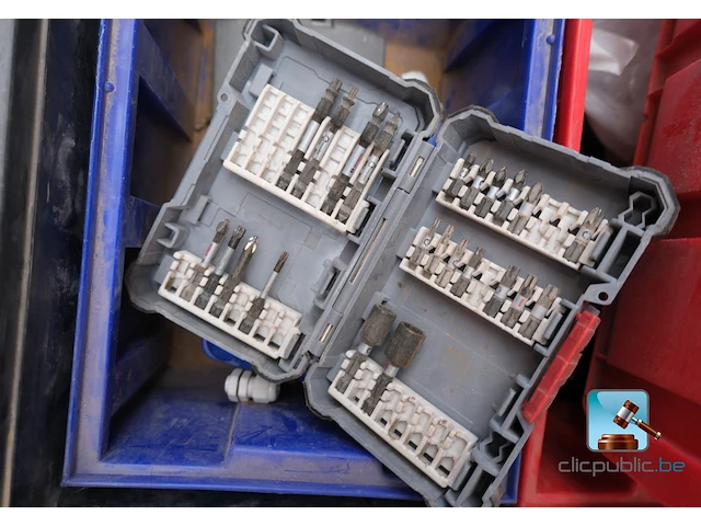 Verscheidenheid aan apparatuur voor de elektricien - afbeelding 5 van  13