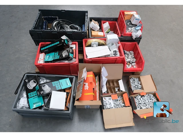 Verscheidenheid aan apparatuur voor de elektricien - afbeelding 1 van  13