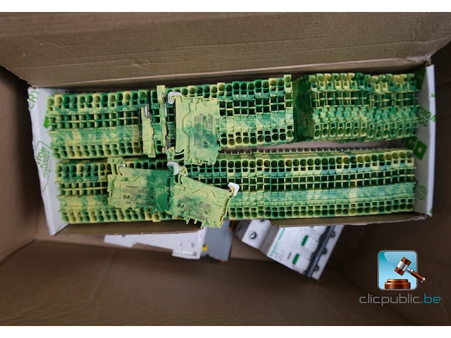 Verscheidenheid aan apparatuur voor de elektricien - afbeelding 8 van  13