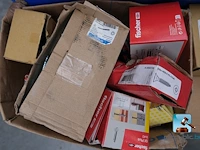 Verscheidenheid aan schroeven en bouten - afbeelding 14 van  14