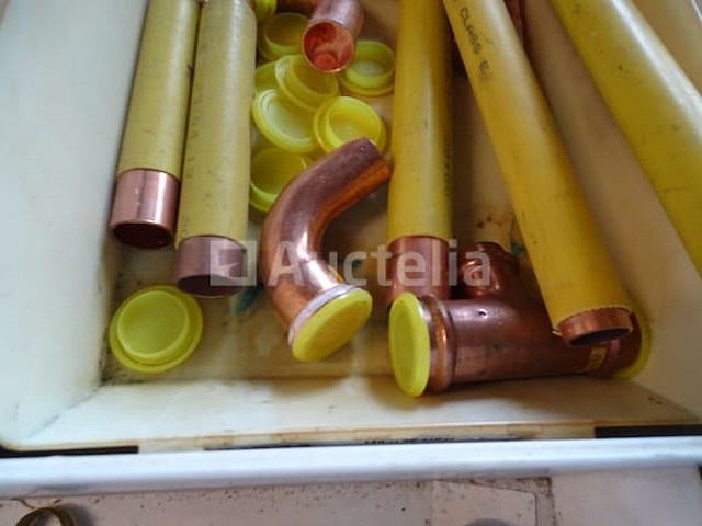 Verschillende aansluitingen in 5 geberit-containers - afbeelding 2 van  14