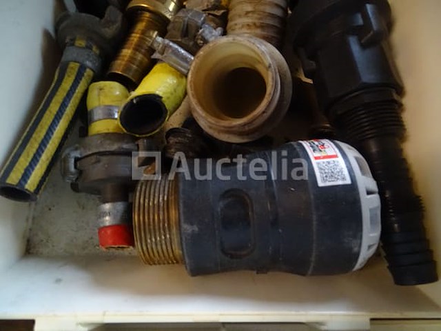 Verschillende aansluitingen in 5 geberit-containers - afbeelding 3 van  14