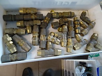 Verschillende aansluitingen in 5 geberit-containers - afbeelding 7 van  14