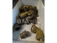 Verschillende aansluitingen in 5 geberit-containers - afbeelding 9 van  14