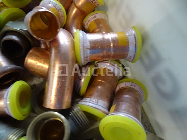 Verschillende aansluitingen in 5 geberit-containers - afbeelding 11 van  14