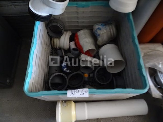Verschillende bochten en sanitaire leidingen en afvoeren verschillende diameters - afbeelding 9 van  21