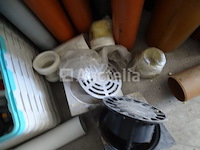 Verschillende bochten en sanitaire leidingen en afvoeren verschillende diameters - afbeelding 10 van  21