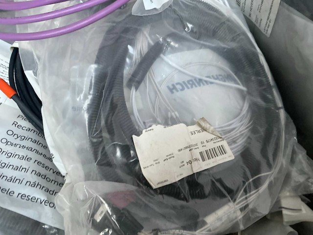 Verschillende jungheinrich-onderdelen in een doos - afbeelding 8 van  8