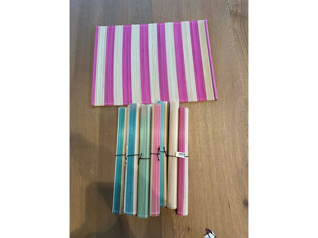 Verschillende kleuren placemats - afbeelding 3 van  4