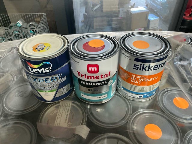 Verschillende merken pallet muurverf - afbeelding 3 van  3