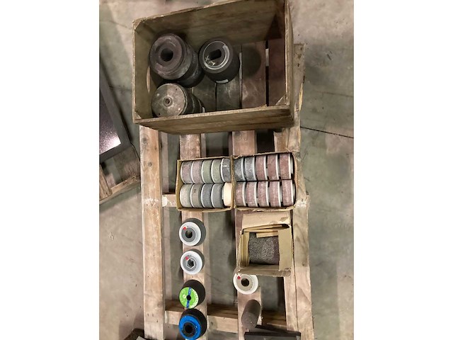 Verschillende polijststenen - afbeelding 1 van  8