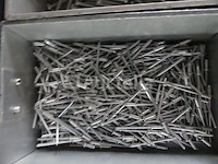 Verschillende schroeven en beslag - afbeelding 1 van  9