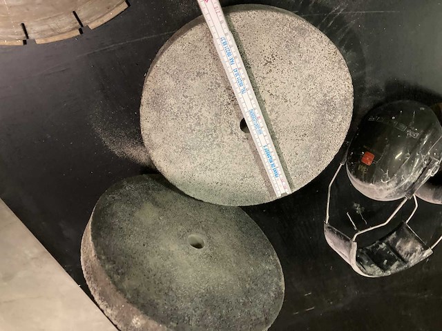 Verschillende slijpschijven en scherpstenen voor beitels - afbeelding 5 van  6