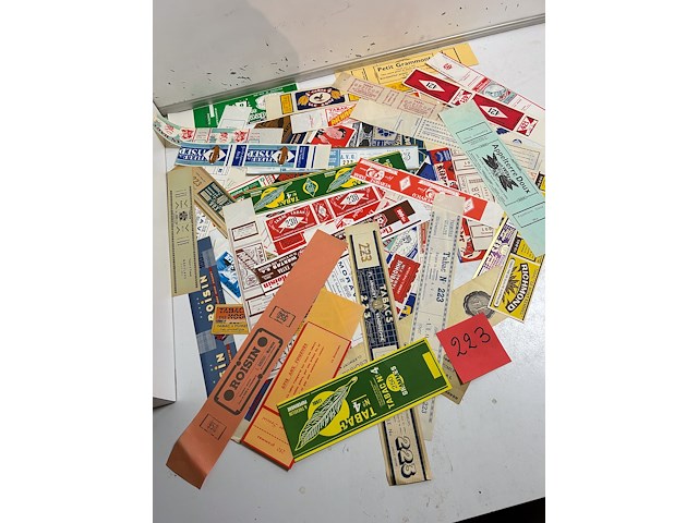 Verschillende tabaksetiketten 23 stuks - afbeelding 1 van  1