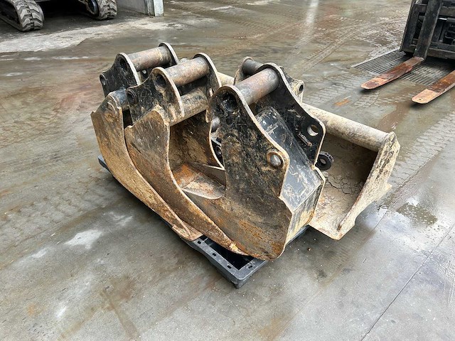 Verschillende vraagbaken en kopplaat met snelwissel - afbeelding 1 van  6