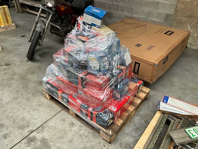 Verschillende waterpompen - afbeelding 2 van  7